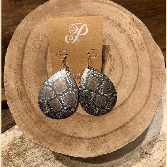 Plunder Snakeskin Print Metal Earrings - Picture 4 of 5